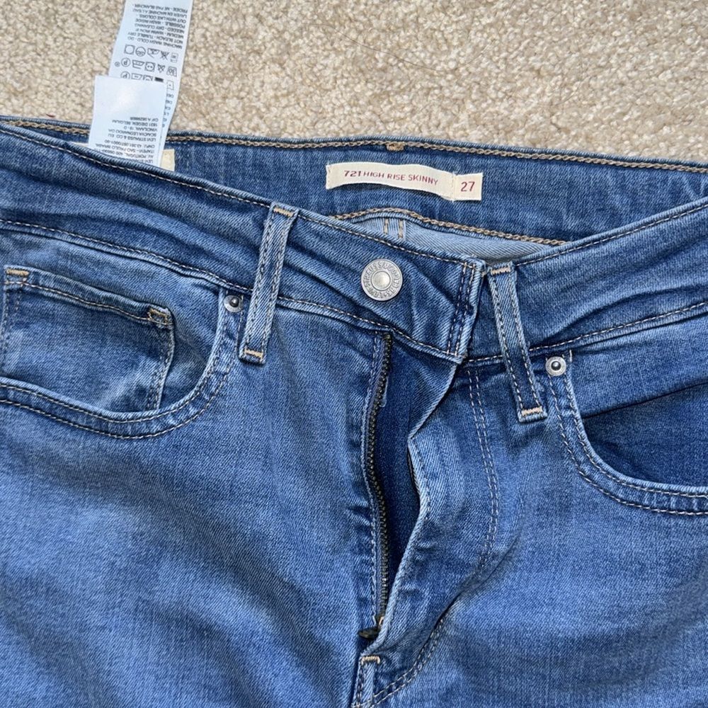 Levi’s High Rise Skinny - 27 - Picture 2 of 5